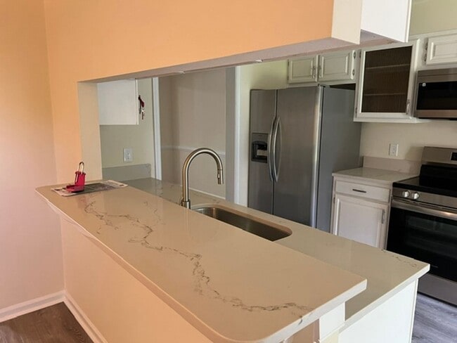 Photo - 1057 Tottenham Ln