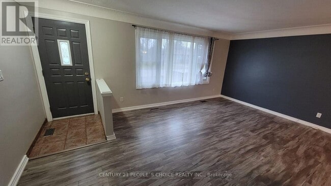 Photo - 245 Foxbar Rd