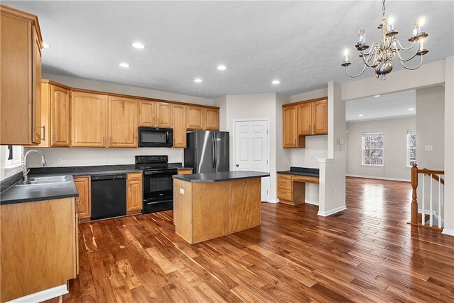 Photo - 704 Park Plaza E