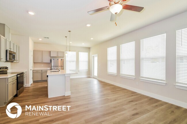 Photo - 332 Whiteheart Dr