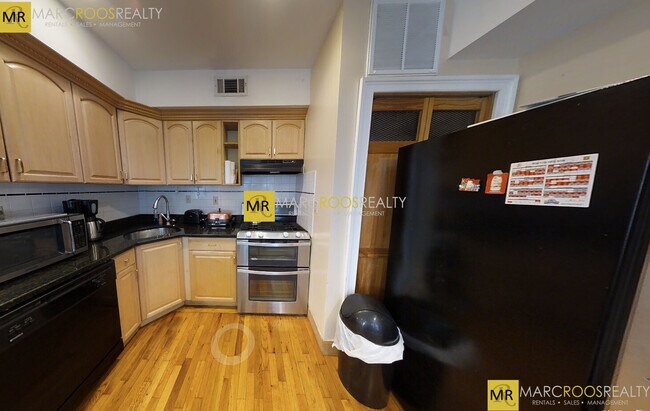 Photo - 1031 Tremont St