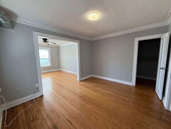 Building Photo - 39TH Unit 524-4 Rental