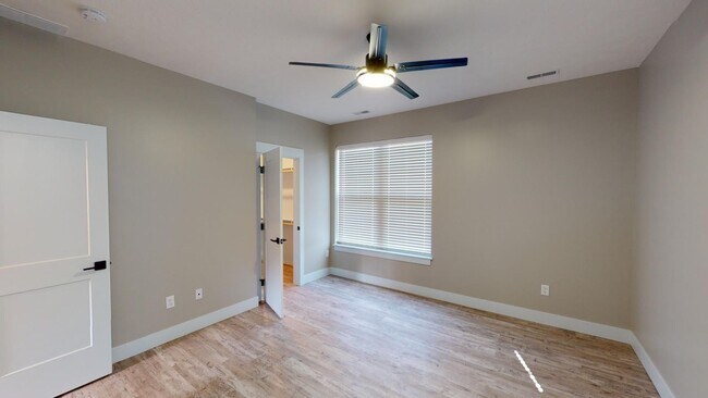Photo - Spacious 3-Bed Carriage House in the Heart of Prairie District