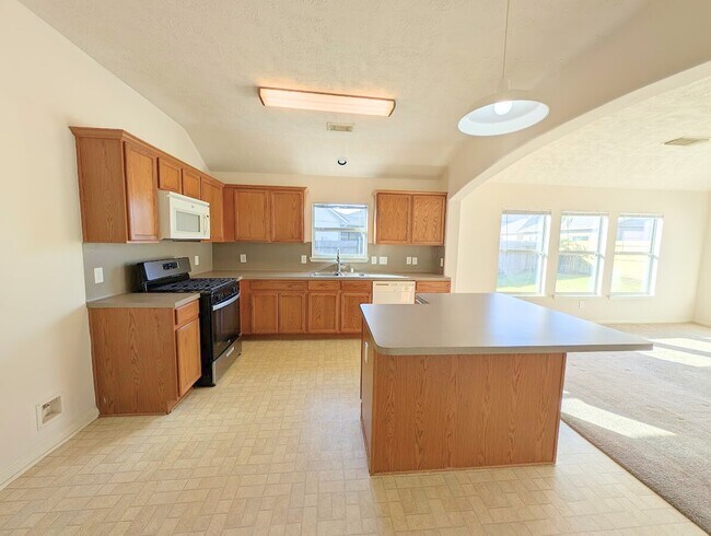 Photo - 19031 Telford Way