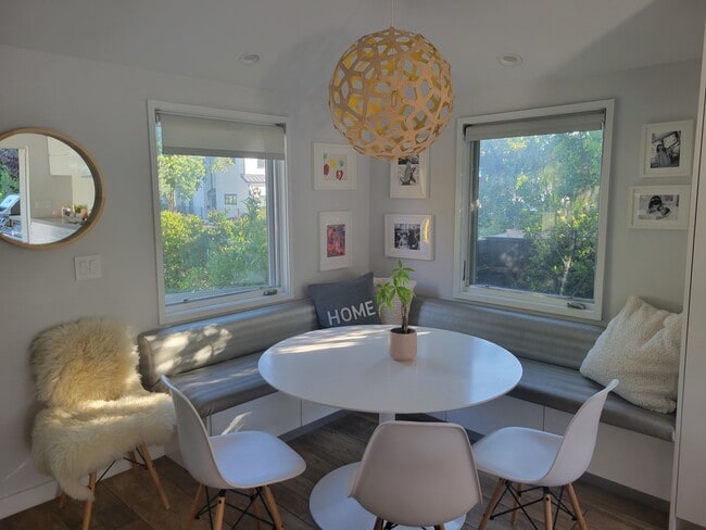 Breakfast nook
