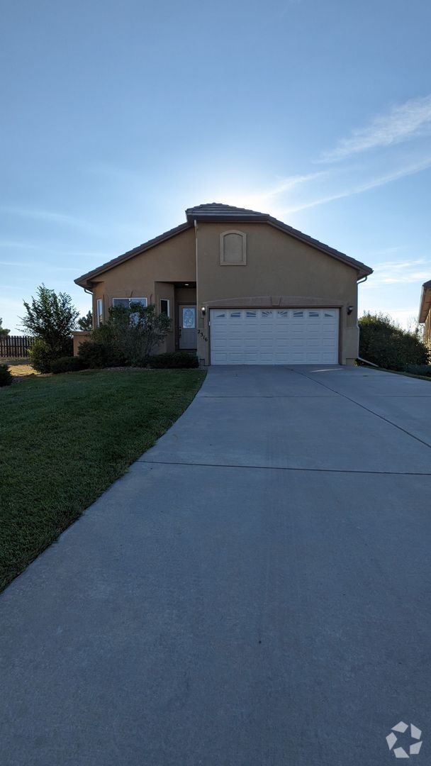 Building Photo - PATIO HOME - RANCH WITH FINISHED BSMT