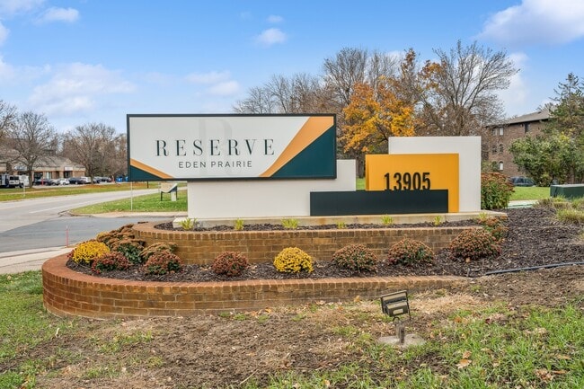 Reserve Eden Prairie
