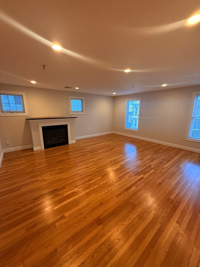 Photo - 135 Calumet St Unidad 2