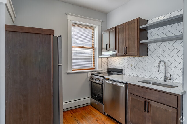 1BR, 1BA - 400SF - Kitchen