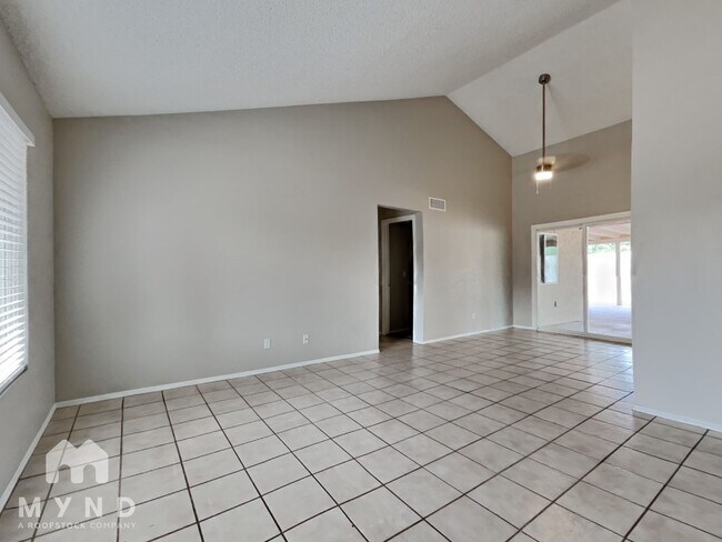 Photo - 11220 N 72nd Dr