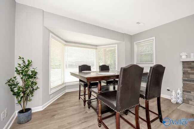 Photo - 2611 Whitesburg Dr Unidad A