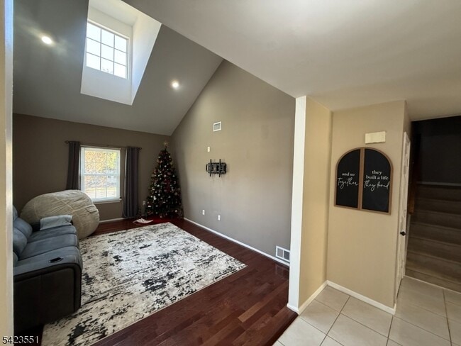 Photo - 2 Sapphire Ln