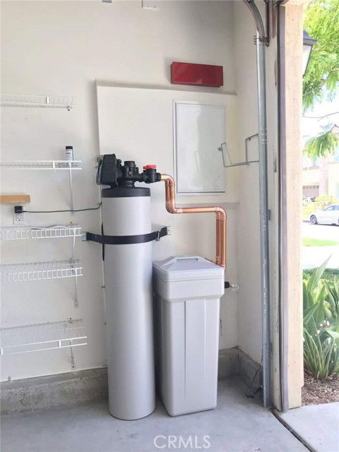 Building Photo - 48 Castellana