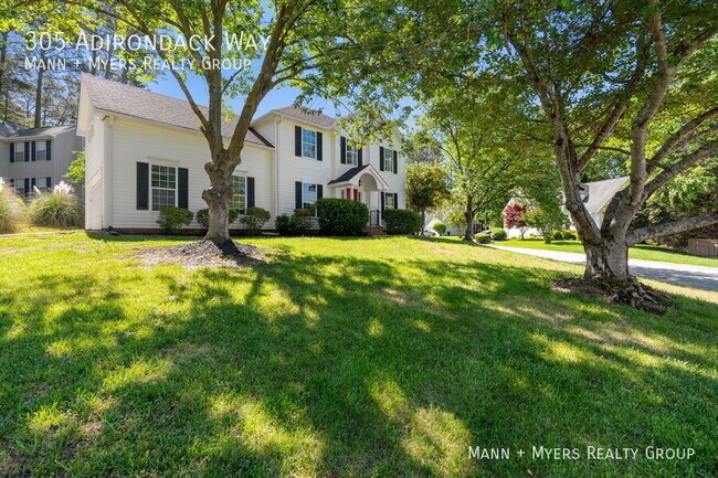 Photo - 305 Adirondack Way