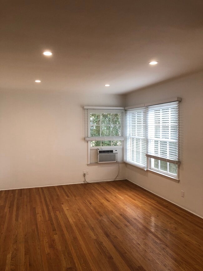 Photo - 4319 Cahuenga Blvd Unit 4319