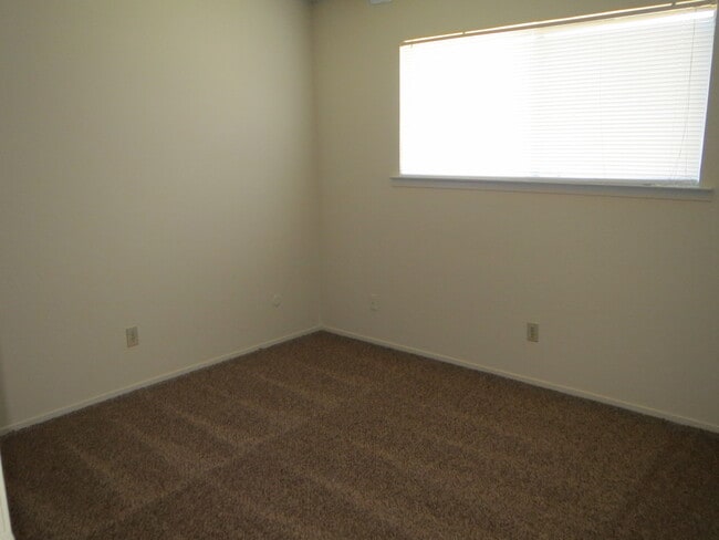 Photo - Clovis location, near schools, shopping & more!