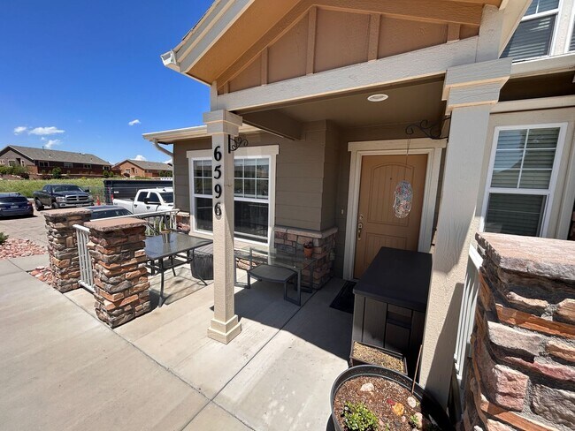 Photo - Quiet 2 bed 3 bath home in the 80923 area!!