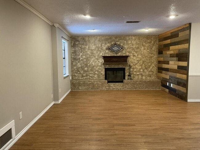 Photo - 1206 Phyllis Dr