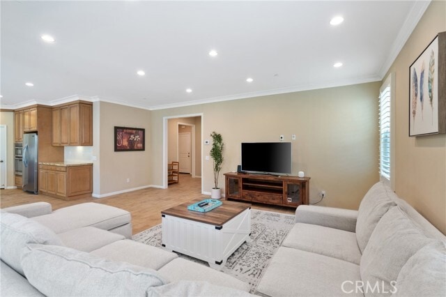61 Crestwick