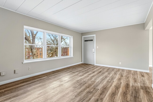 Photo - 24 Sherman Ter Unit 6