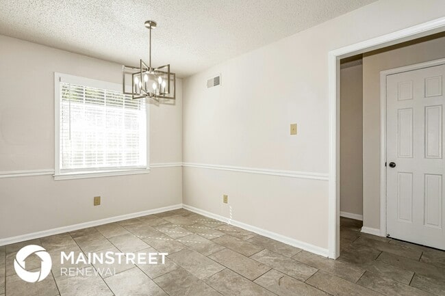 Photo - 2947 Pangbourne Cove