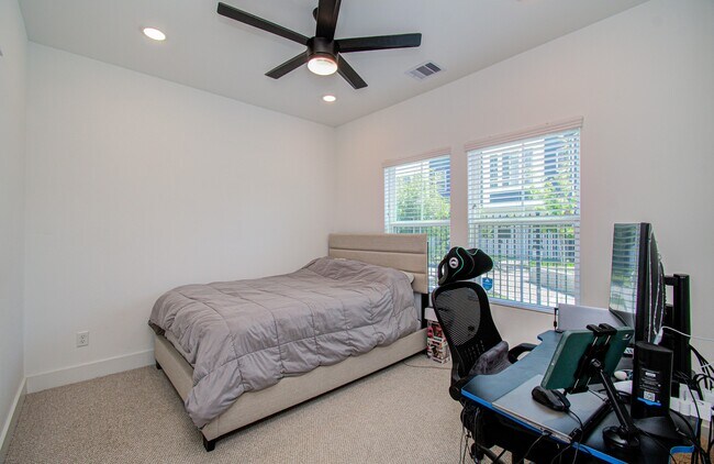 Photo - 8325 Springwood Crk Ln