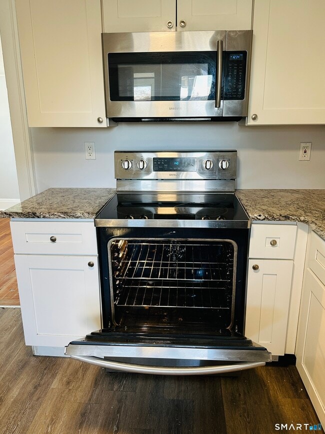 Photo - 133 Quaker Ln S Unit 3