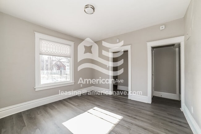 Photo - 1925 W Laura Ave