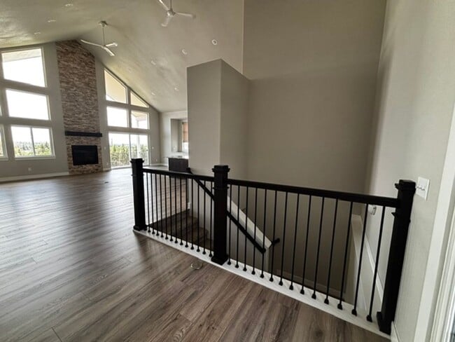 Photo - Beautiful 6 Bedroom 3 1/2 Bath Home In Whitney Ranch