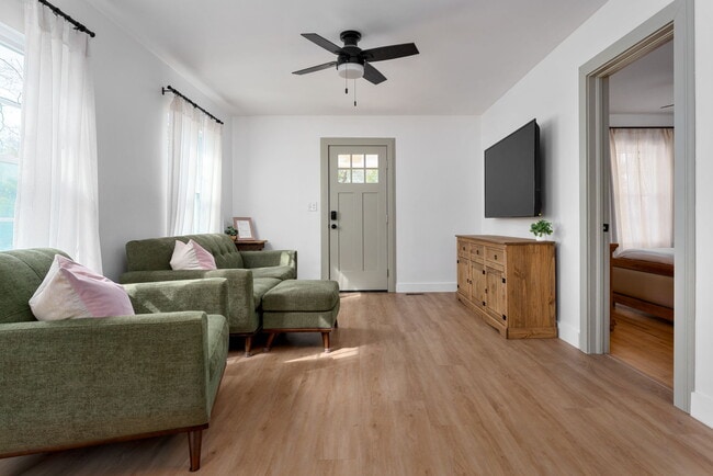 Photo - 705 Ivey Cir