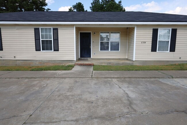 Building Photo - 6104 Vinnie Dr Unit B Rental