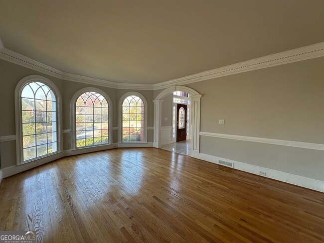 Photo - 235 Summerhouse Ln