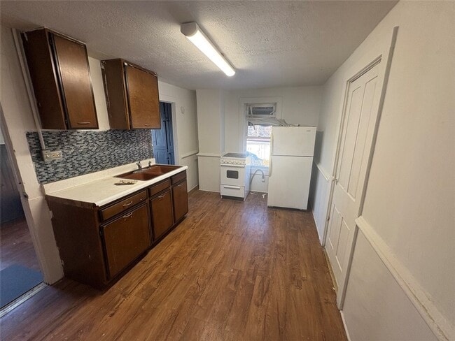 Photo - 16 Elm St Unit 2