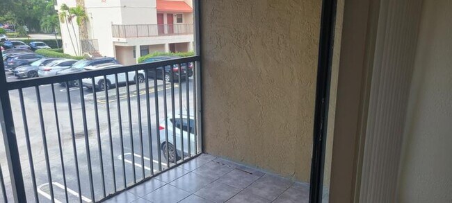 Photo - 2985 Riverside Dr Unit 206