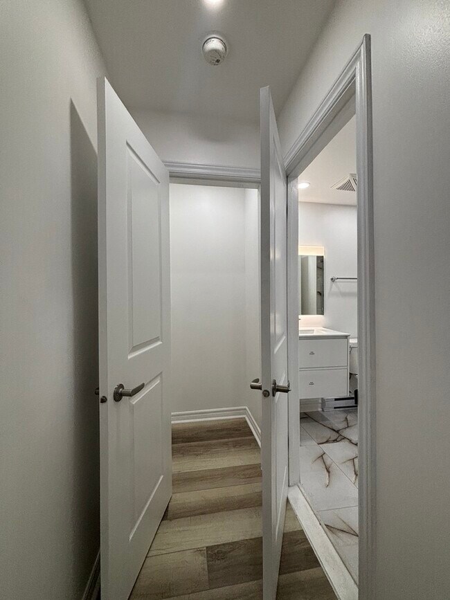 Photo - 720 Av. Marin