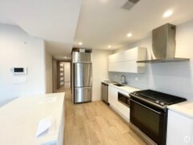 Building Photo - 118 Buttonwood St Unit 4 Rental