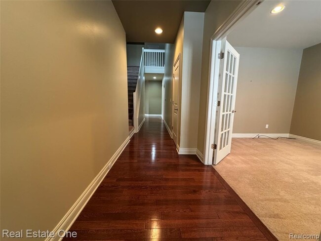 Photo - 1030 Oakwood Dr