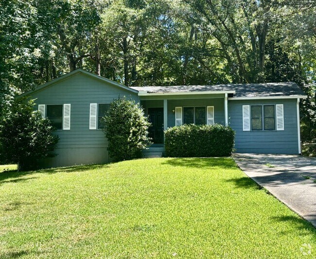 Building Photo - 1893 Suwanee Terrace NW Rental