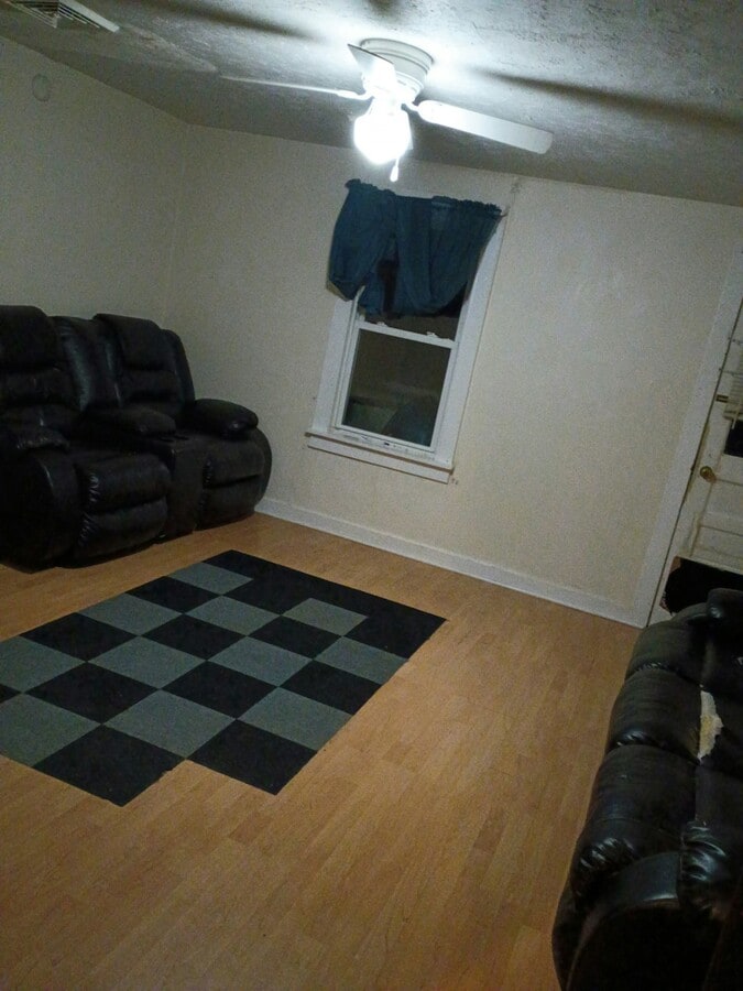 Photo - 440 Oak St Unit Apartment 3