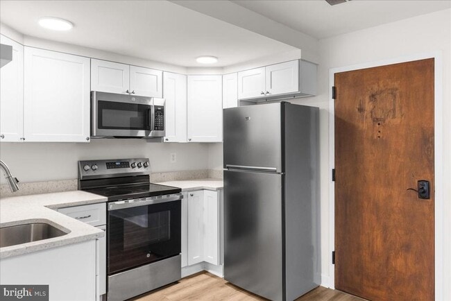 Photo - 380 Broadview Ave Unit APT 3