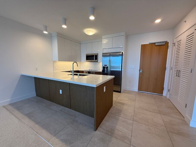 Building Photo - Azure 2405