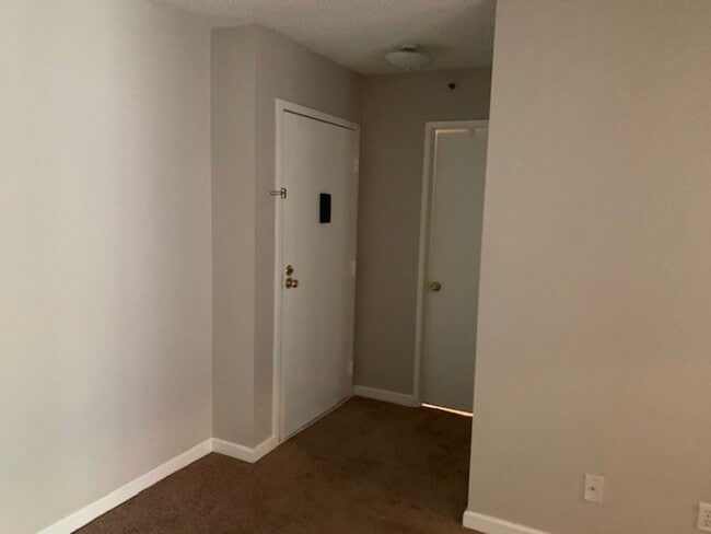 Photo - Spacious 1 Bedroom Parkway Pointe Condo! Unidad 302 - -1