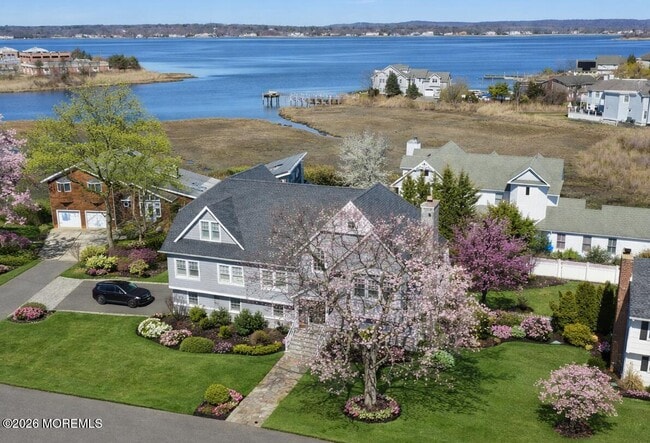 Building Photo - 3 Elizabeth Pl