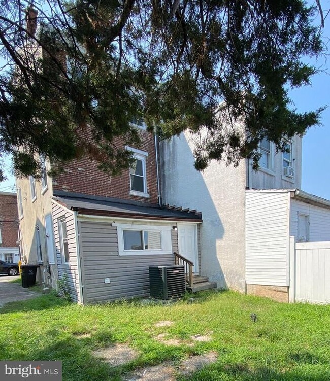 Photo - 220 Pearl St