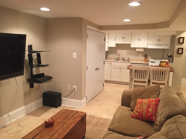43 Girard St. NE Unit English Basement