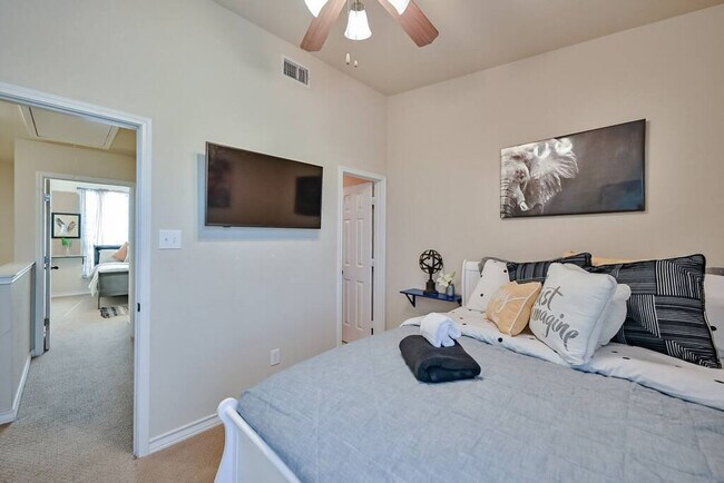 904 E Glenn Crossett St Unit SI ID1301581P