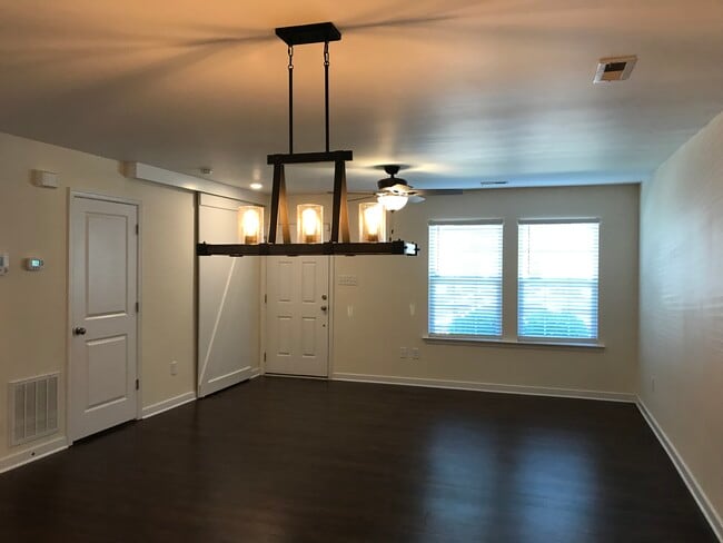 Photo - 1505 Stonewall Manor Dr