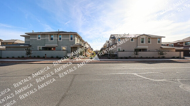 Photo - 2858 N Evergreen St