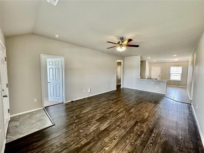 Photo - 1600 Scotland Dr