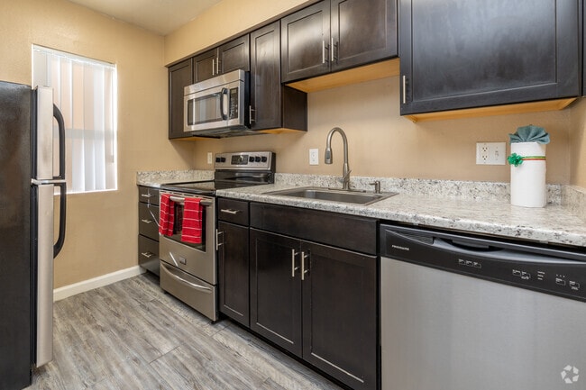 Studio - 468SF - Kitchen